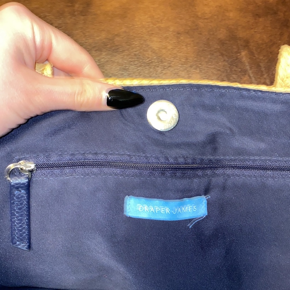 💋Adorable Draper Jones woven purse! - Picture 5 of 6